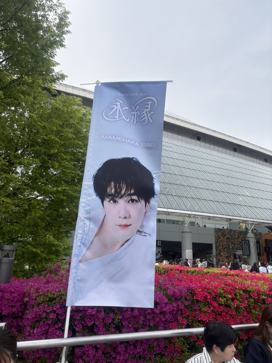 ララネコ tweet media