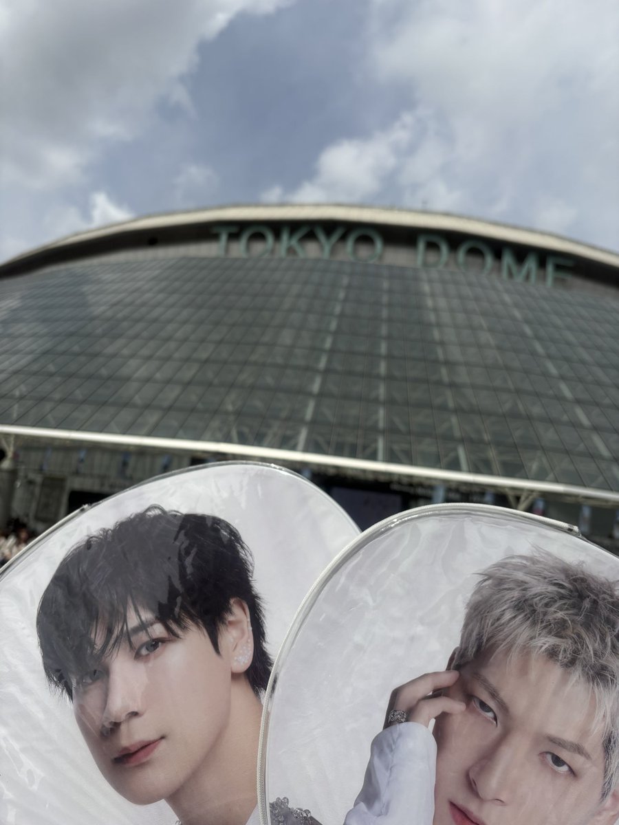 ララネコ tweet media