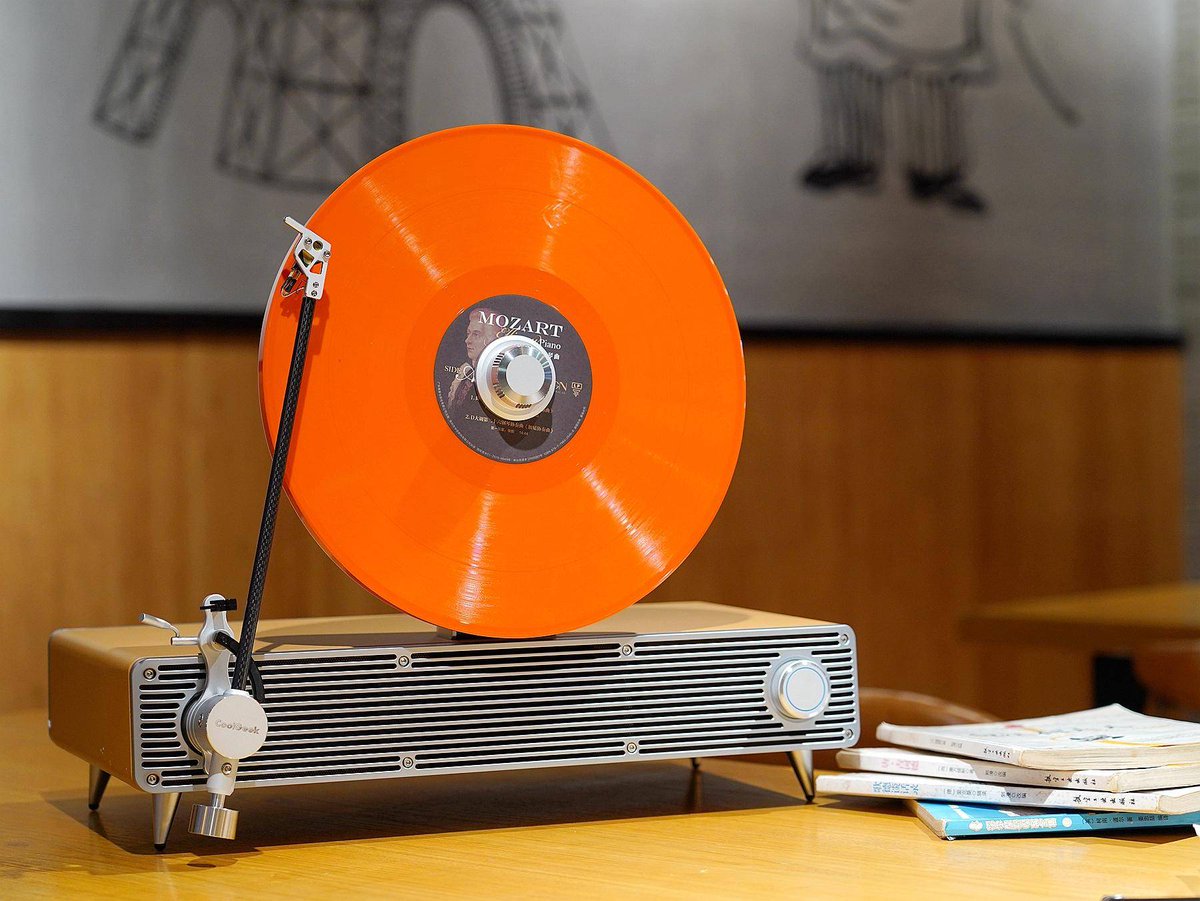 Vanessa Ester tweet media