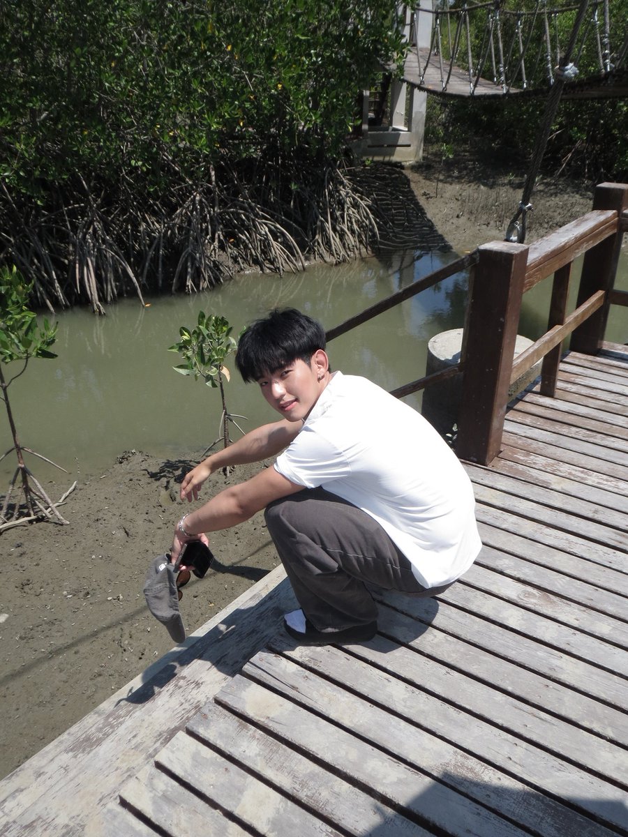 Prom.kcy tweet media