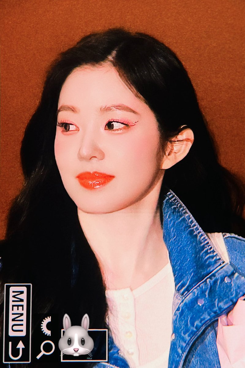 ReneBunny329's tweet photo. 260410 뮤직뱅크 퇴근

💐🏆 🐰

#IRENE #이이린 
#BiggestFan1stWin https://t.co/2woTxr8wcc