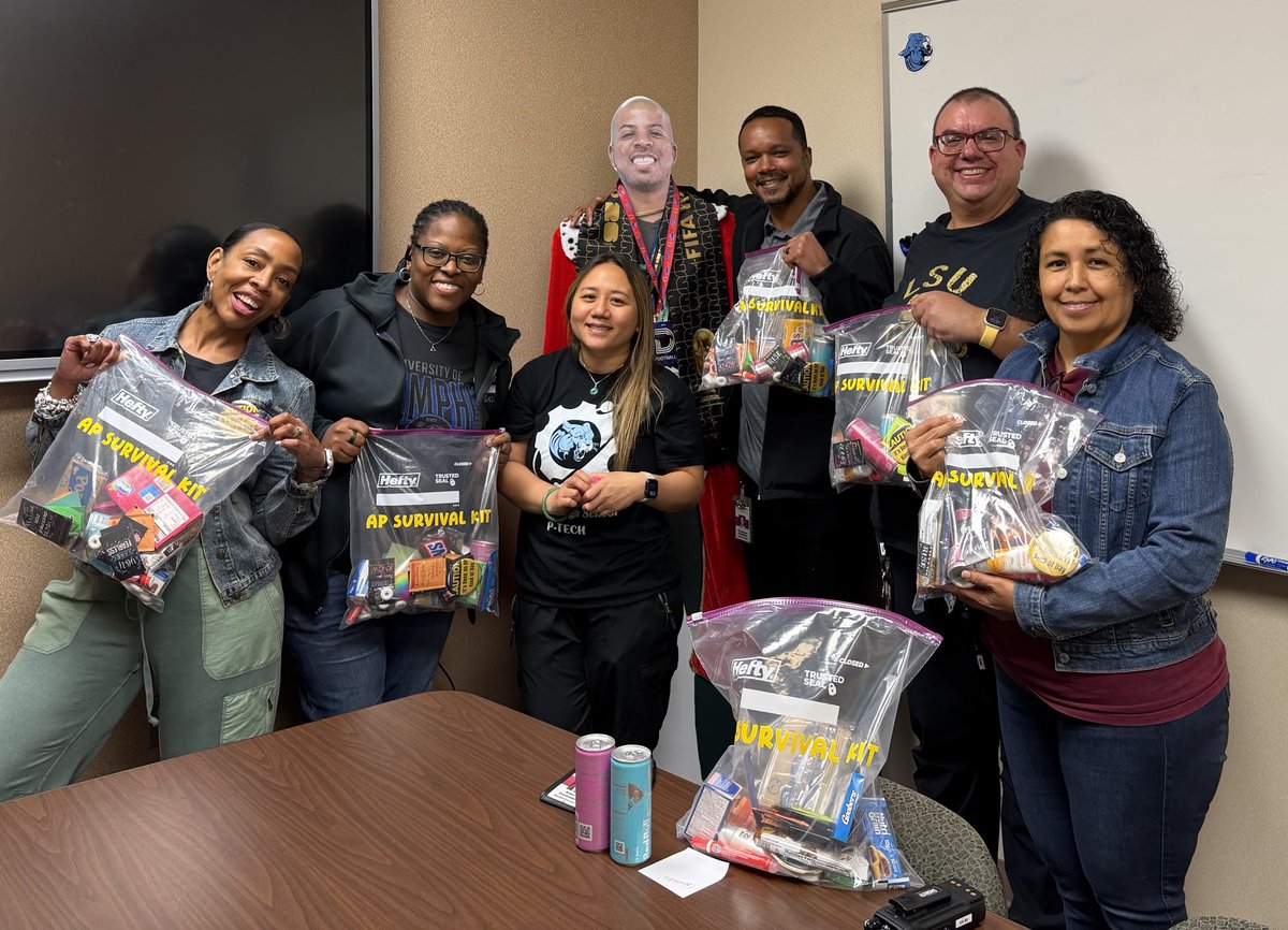 blin_jr's tweet image. Assistant Principal Appreciation Week at #SeguinNation! Thankful for a strong supportive team full of elite leaders. #excellence #betheunicorn @JuanSeguinHS