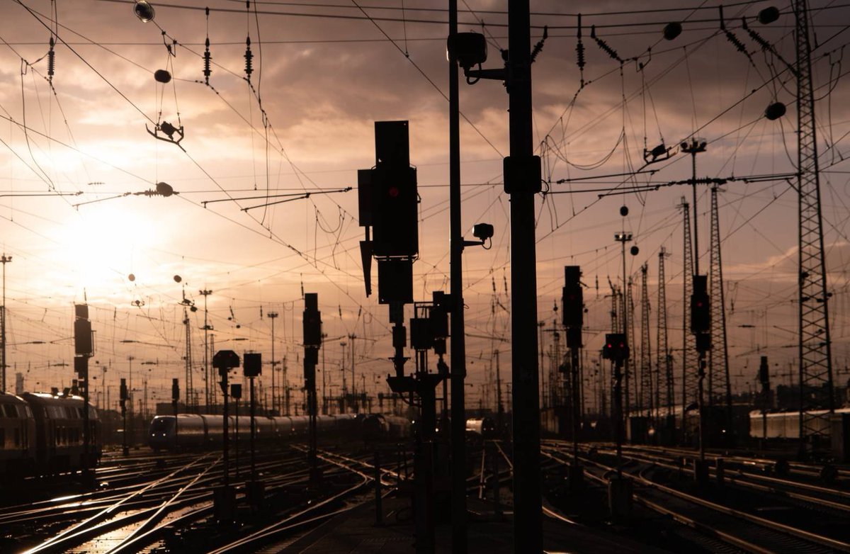 いつか撮影した世界が止まった日のような風景