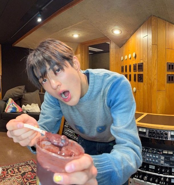 o açaí já virou o 6 membro do cortis do quanto que já pareceu nesses concept photos