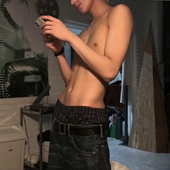 Male thinspo tweet media