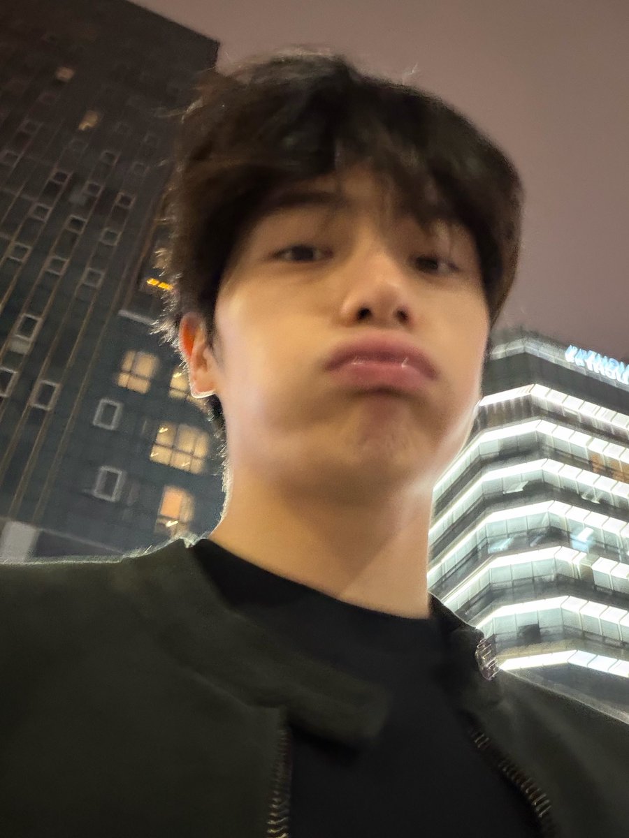 재롱이 tweet media