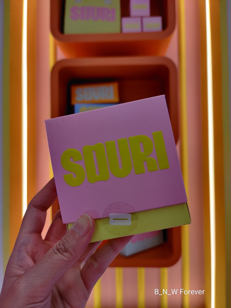 คิดถึงพี่วิน เลยแวะชิมสักหน่อย อร่อยมาก กรุบกรอบ ไม่หวานมาก ส่วน matcha เข้มข้น คุ้มค่ากับราคานะ #SOURI #SOURIBKK #ICECREAMFATCARON
#winmetawin