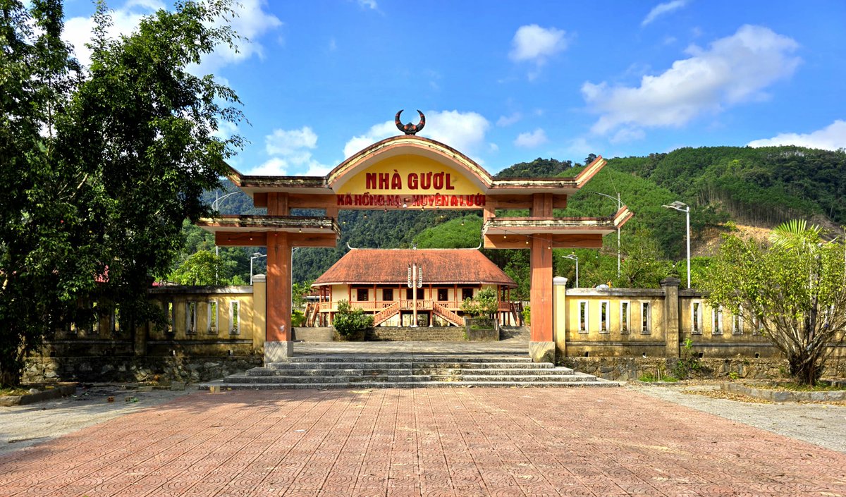 What an excellent experience, riding Vietnam’s "Ghost Road" the QL49.

Now my YouTube channel, RenOverSea youtu.be/dIpBdyJMVIQ

#RenOverSea #BorderlineOdyssey #VietnamTravel #MotorbikeAdventure #Hue #HistoryOnWheels