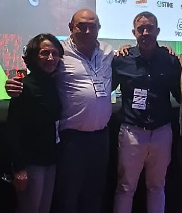 OctavioCaviglia's tweet photo. María Otegui, BRILLANTE, honesta y comprometida. Motivadora, apasionada por la ciencia y la enseñanza. De enorme calidad humana. 

A pesar de la tristeza, agradezco haberla conocido y haber aprendido mucho de ella. Elijo recordarla así, en esos días compartidos en eventos. https://t.co/bLpgGZpGXe
