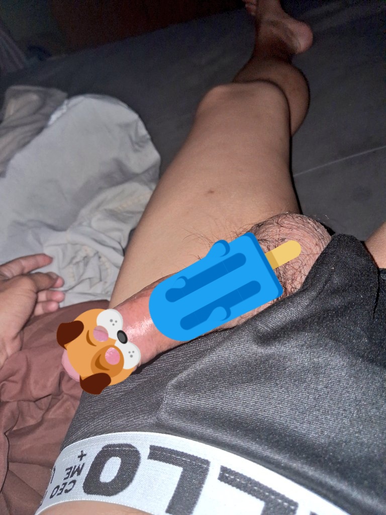 SQausi's tweet photo. 😂🥲💙 https://t.co/MzWHl3ukIg
