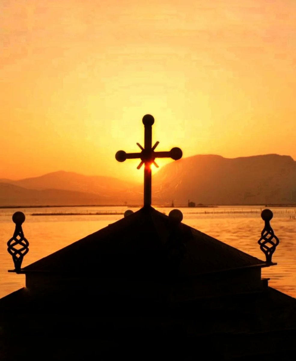 GreekPictures's tweet image. In the stillness of Good Friday,
we stand between shadow and light, trusting that what fades… will rise again. 🇬🇷 #Greece
📷 lexidada