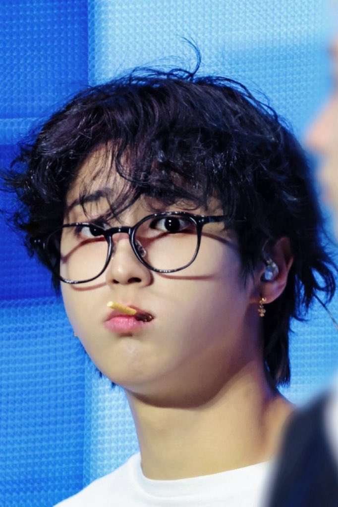 Mandy. 𝜗𝜚 tweet media