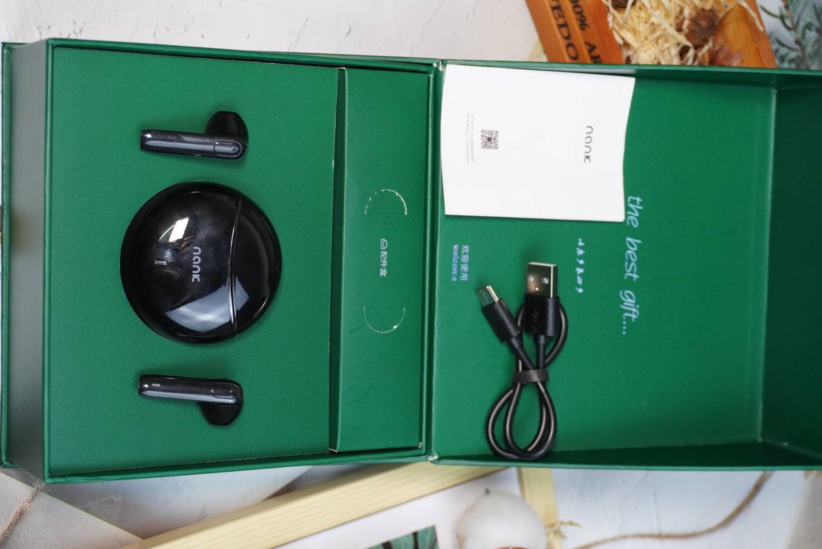 imcommotion's tweet photo. Unboxed my new [具体物品，如wireless headphones]!  Sleek design, perfect fit—can’t wait to test it! Who’s tried this before  #Unboxing #NewGadget https://t.co/OQgiv9mESD