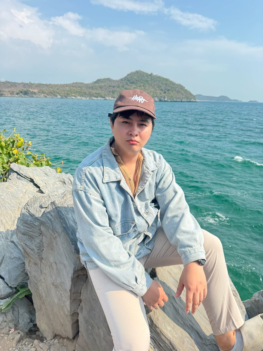 Tlety2003's tweet photo. #เกาะสีชัง🏝️⛰️🏝️🌊 https://t.co/vL6oyLszxR