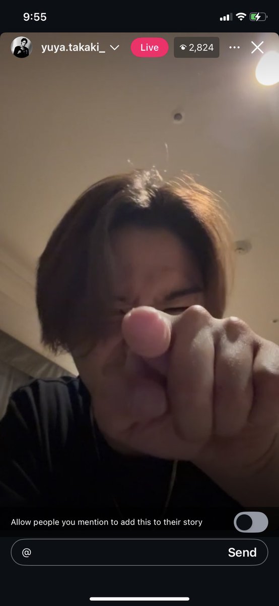 amachocolatta's tweet photo. “Do you have a girlfriend?”
Yuya: I do *points at the camera*

きゃっ😳 https://t.co/DwS3HsMTHg