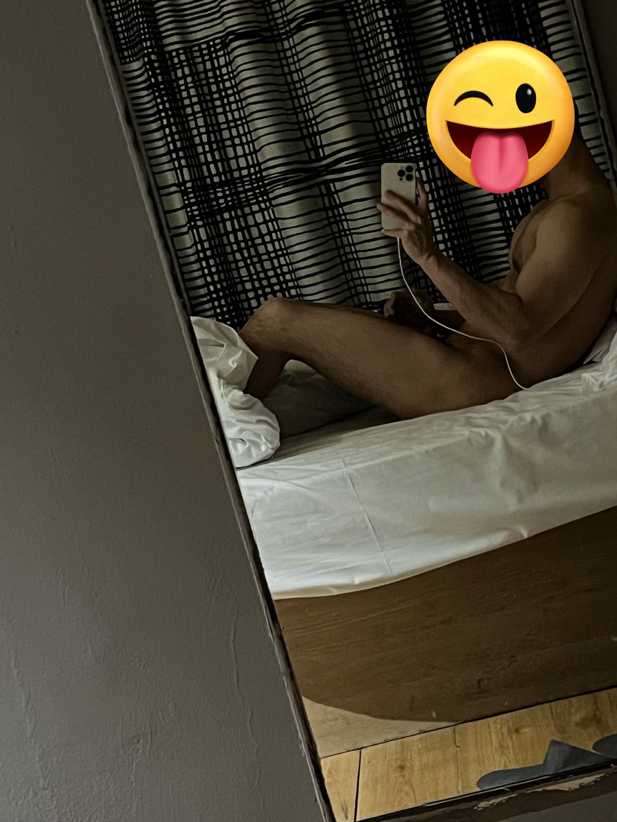 aron_got_u's tweet photo. Sex with me https://t.co/RTU7iS4h6i