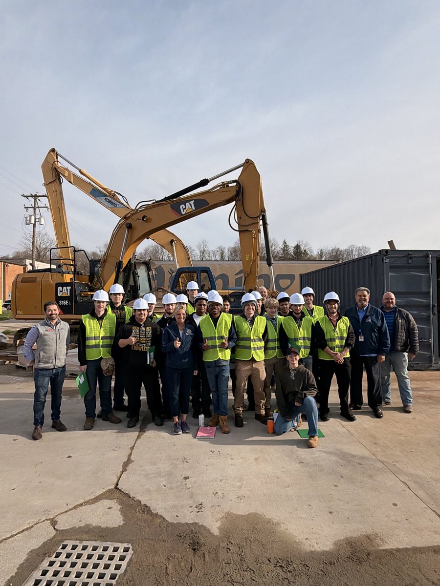 NorthernOhioABC's tweet photo. Great morning on the job site 👷‍♂️
ABC of Northern Ohio + Workman Industrial welcomed students from Stow Munroe Falls High School to explore careers in the skilled trades. Thanks to Heidi Workman and Mike Tinlin for attending!
#SkilledTrades #ABCMeritShopProud https://t.co/nJjq0pP0HF