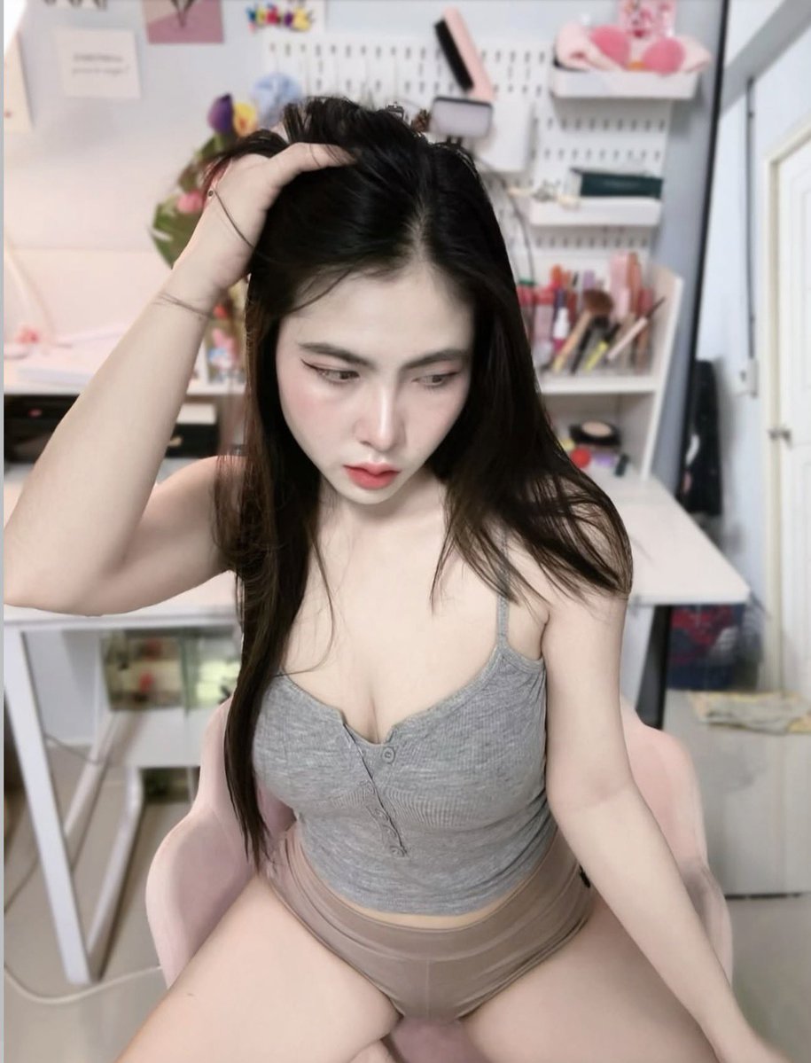 รับงานประจวบ🦋 tweet media