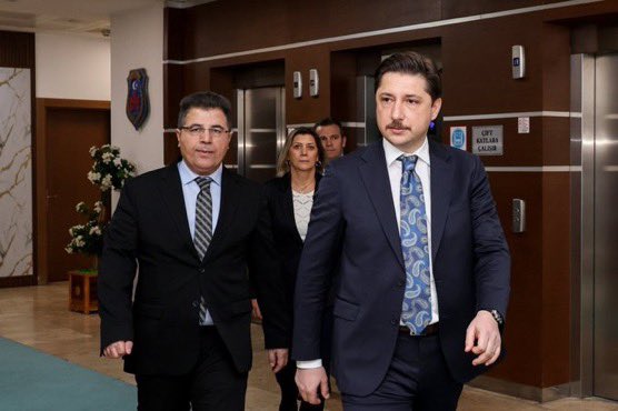 mahirkilicc's tweet photo. “İNFAZ SİSTEMİNİ DAHA İLERİYE TAŞIMAK”

Adalet Bakan Yardımcıcısı Sayın Burak Ceyhan, Ceza ve Tevkifevleri Genel Müdürlüğünü ziyaret ederek yürütülen çalışmalar hakkında bilgi aldı.

Genel Müdür Çelebi Yılmaz tarafından karşılanan Bakan Yardımcısı Ceyhan; devam eden projeler, modern infaz yönetimi ve kurumsal hedeflerimize ilişkin değerlendirmelerde bulunarak önümüzdeki döneme ilişkin vizyon ve beklentilerini paylaştı.

Yüksek hizmet standartlarını hayata geçirmek ve infaz sistemini daha ileriye taşımak için çalışmaların sürdüğü belirtildi.