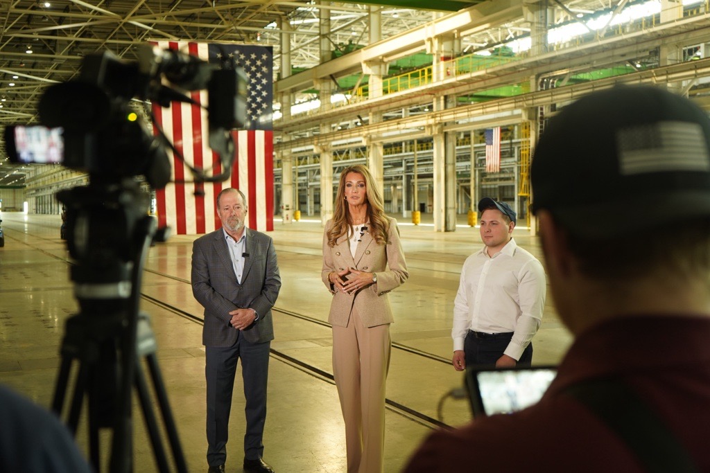 Kelly Loeffler tweet media