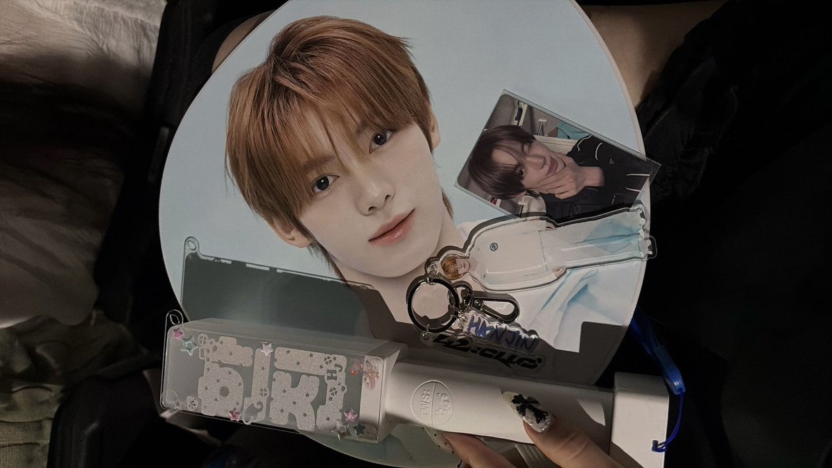 ci3o0's tweet photo. 42:CLUB
#투어스 #TWS #한진 #사이트친소 https://t.co/IujYyjeMza
