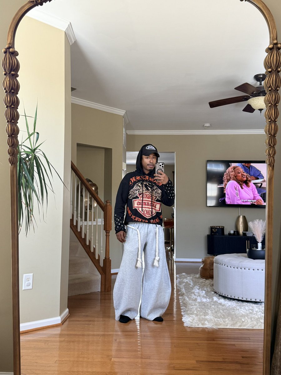 TheeSocialitee's tweet image. In Bmore popping up on family one by one