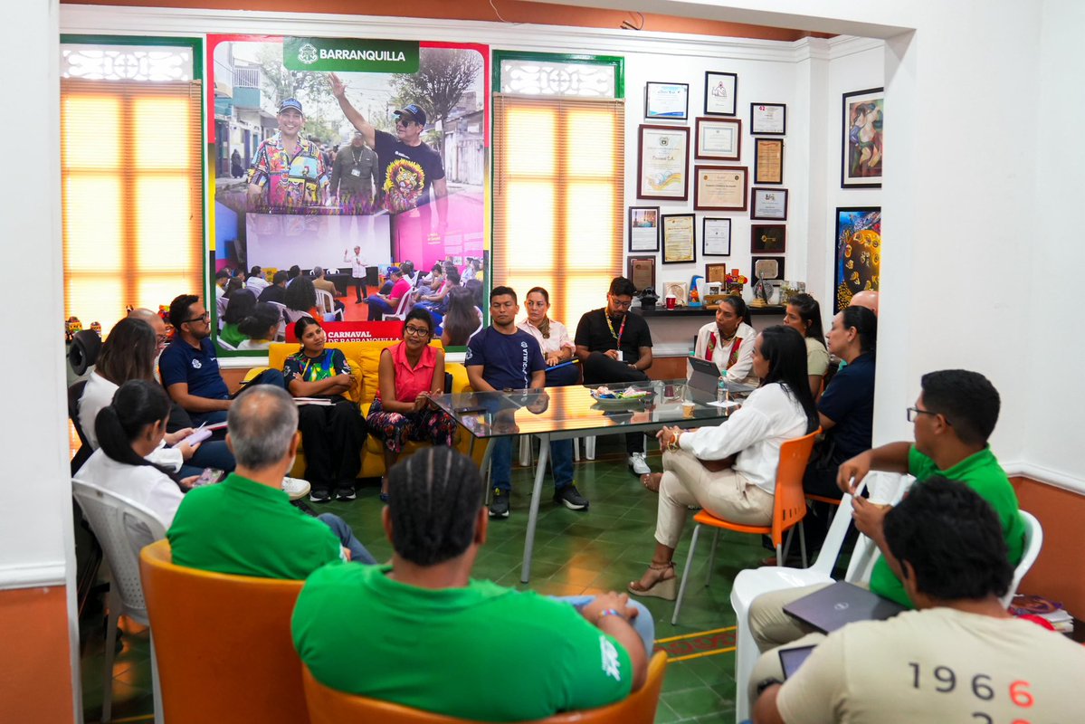 🤝🏻¡Trabajamos por el crecimiento y la proyección de la cultura en nuestra ciudad!
Realizamos un proceso de articulación con <a href="/SecCulturaBaq/">Sec. Cultura de Barranquilla</a> y <a href="/UninorteCO/">Universidad del Norte</a> para fortalecer el plan de acción derivado de los estudios de caracterización de hacedores, desarrollados en el marco del