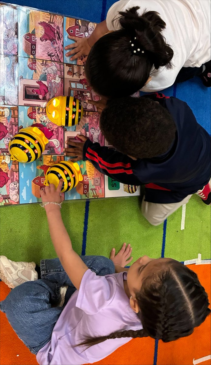 LibrarianLynn tweet media