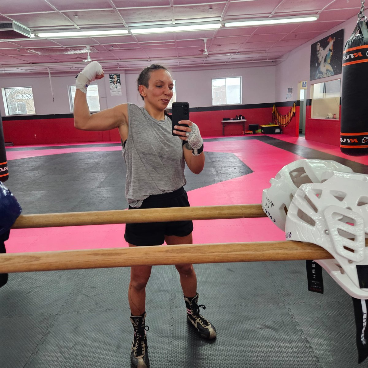 MademoiselleEvaFighter tweet media