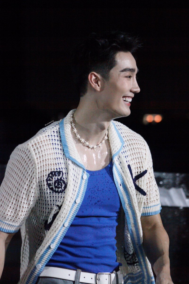 cutiepoy_'s tweet image. he’s so hot — 🦊🔥💦

FORCE WITH NOLA 
#NOLAxFORCE
#fforce_ @fforcejs