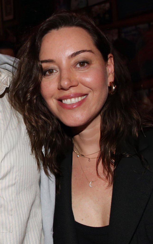 she is the most beautiful human being i’ve ever seen, i am crying