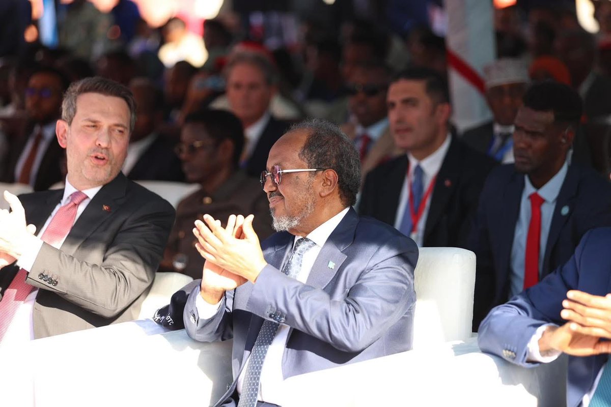 Villa Somalia tweet media