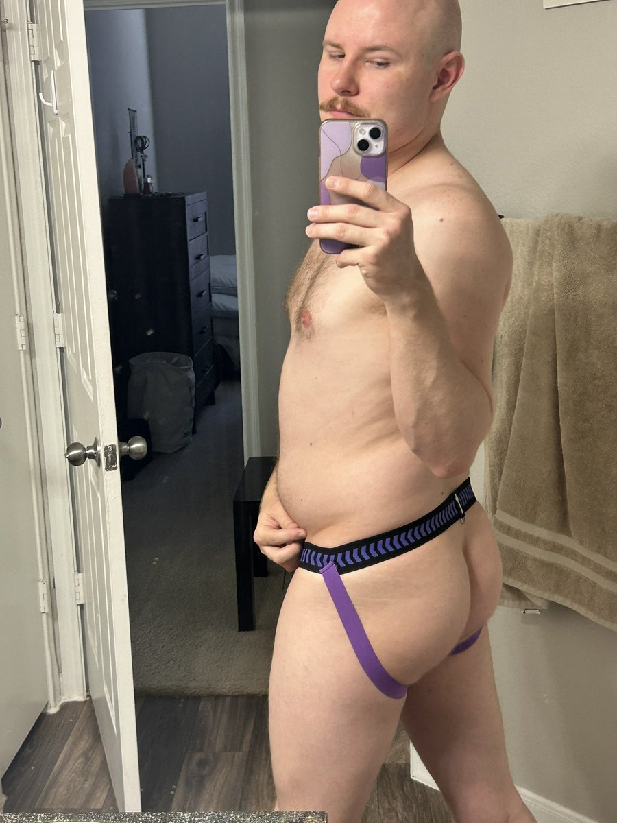 pupvibi's tweet photo. This pup is bald now lol https://t.co/SM9AWCVALu