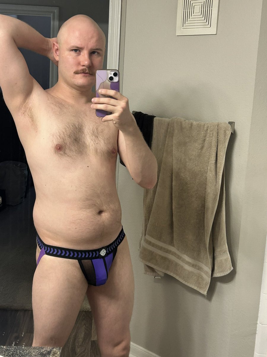 pupvibi's tweet photo. This pup is bald now lol https://t.co/SM9AWCVALu