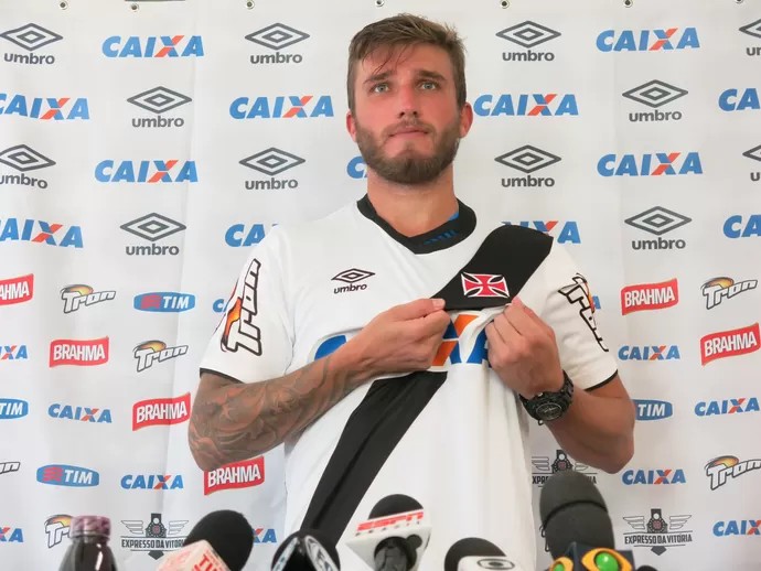 Clark ✠ tweet media