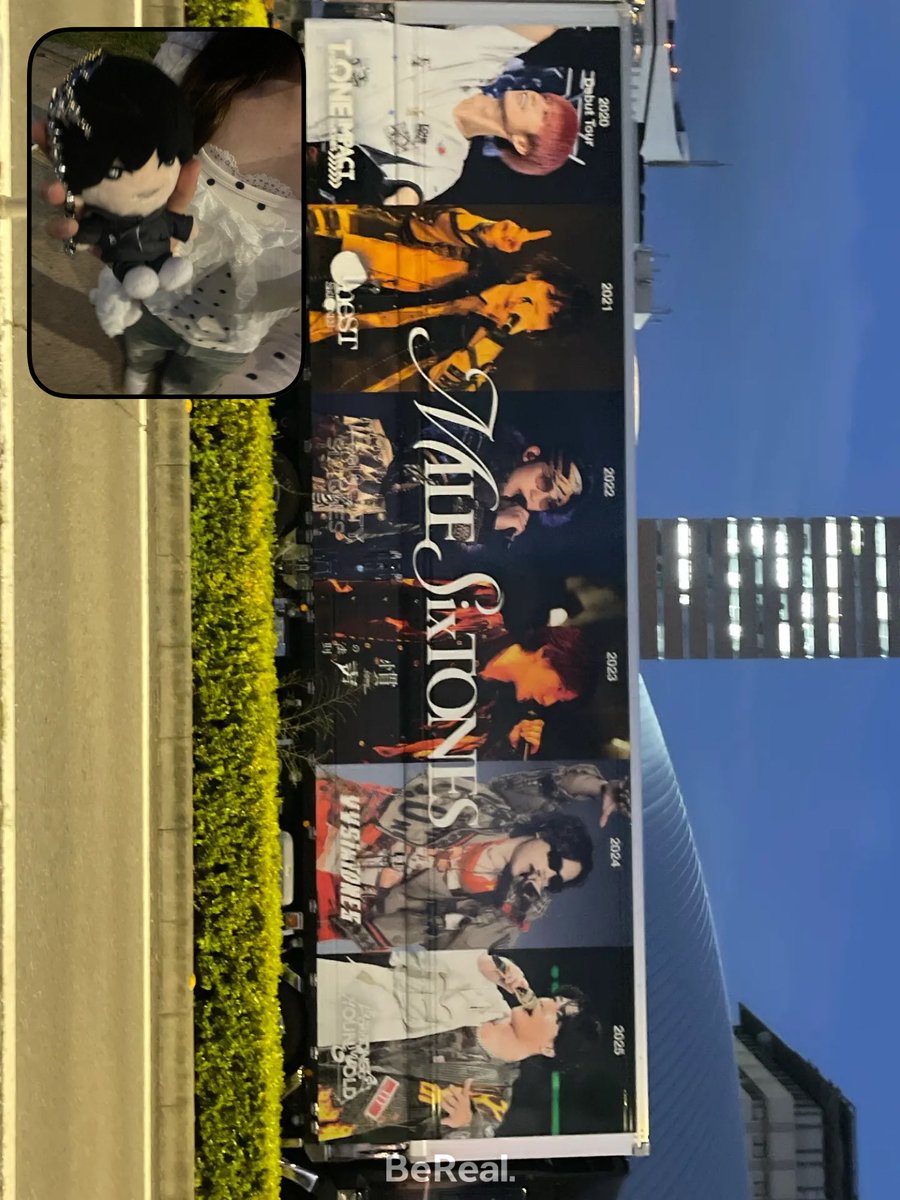 とまと tweet media