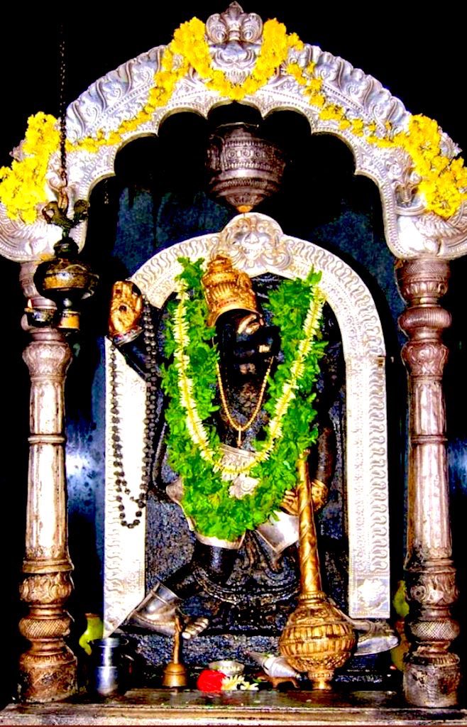 H I N D U S T A N I* tweet media