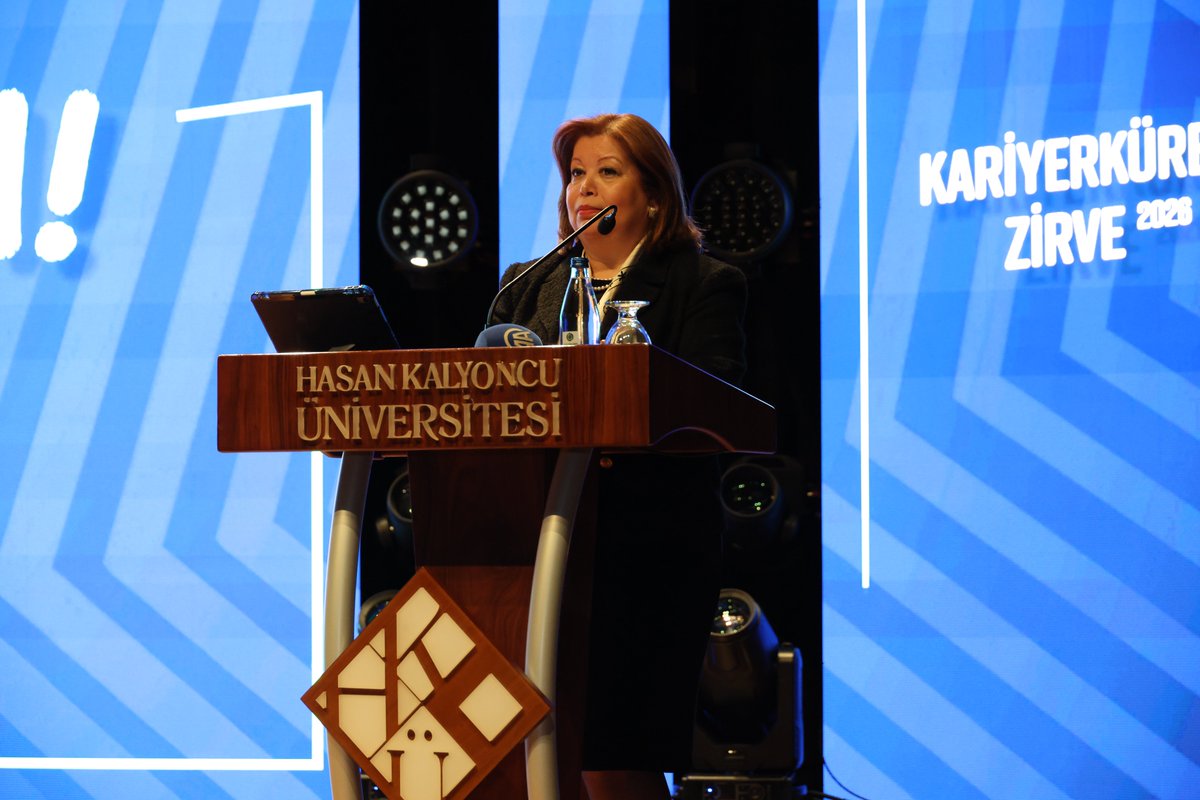 hkunv's tweet photo. 📌Hasan Kalyoncu Üniversitesi Ev Sahipliğinde Kariyerküre Zirve 2026 Yoğun Katılımla Gerçekleşti

Gençlerin kariyer yolculuklarına yeni bir perspektif kazandırmayı hedefleyen Kariyerküre Zirve 2026, Hasan Kalyoncu Üniversitesi (HKÜ) ev sahipliğinde gerçekleştirildi. Eğitim ile gerçek hayat arasındaki bağı güçlendirmek amacıyla hayata geçirilen zirve; HKÜ Kongre ve Kültür Merkezi’nde (KKM) düzenlendi. Gençleri, velileri, eğitimcileri ve iş dünyasını aynı platformda buluşturan zirvenin açılışına; Milli Eğitim Bakan Yardımcısı Bilal Macit, HKÜ Rektör Vekili Prof. Dr. Gül Rengin Küçükerdoğan, Kariyerküre Kurucusu Esra Değerli, Kalyon PV Yönetim Kurulu Başkanı Kübra Kalyoncu, öğrenciler ve davetliler katıldı.

Haberin detayları için: ⏬👇⏬

https://t.co/VHlnfZ5vIC

@bilalmacit 
@Kure_kariyer