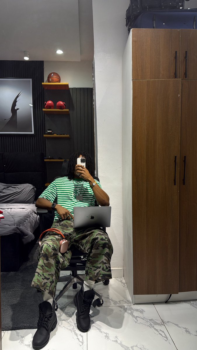 valking ♔ tweet media