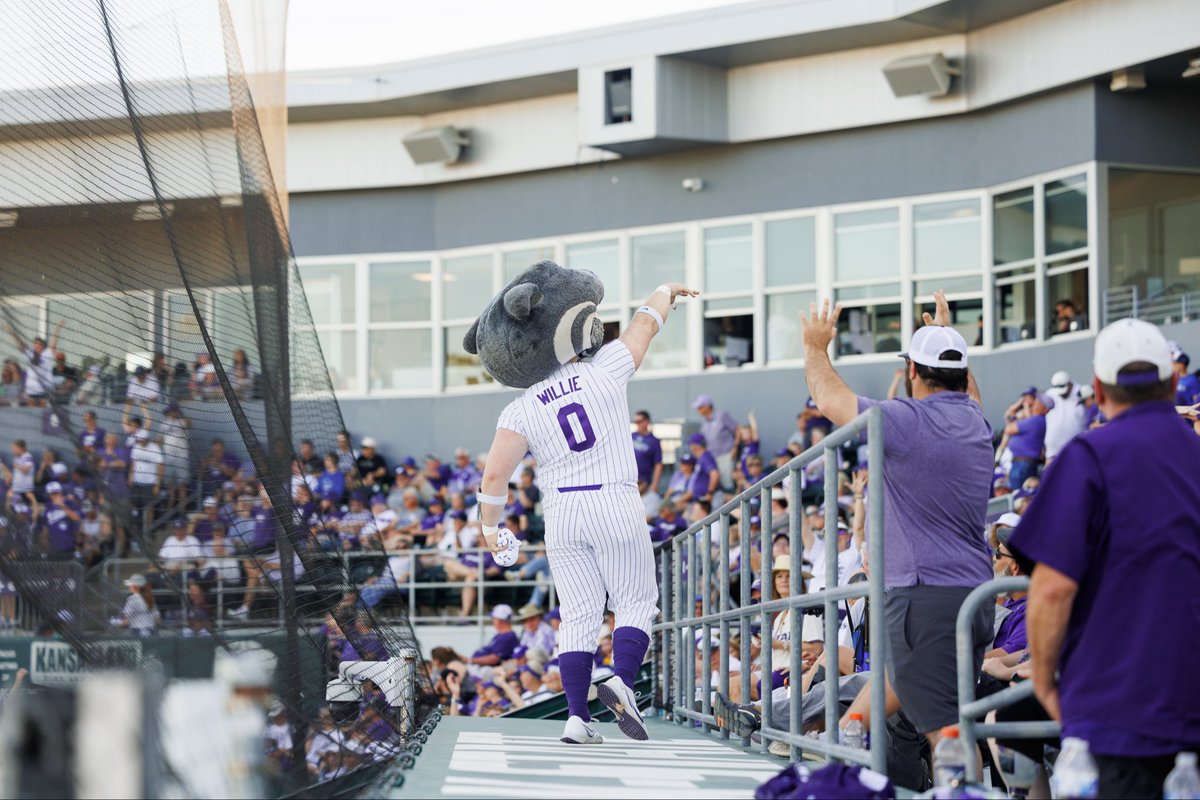KState_Students's tweet photo. Your @KStateBSB team is back home AGAIN as they take on Oklahoma State ALL WEEKEND LONG!

Friday- 6pm
Saturday- 4pm: The Tointon Tee Off! First 150 students get a 🆓 K-State Baseball Ball Marker!
Sunday- 1pm

As always, you get in 🆓 with your student ID! See you there😼 https://t.co/eB3lgaMbSj