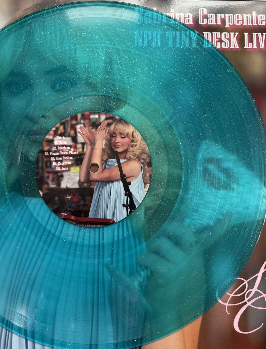 found this Sabrina tiny desk vinyl in a record store in Paris, obsessed !!! 💋🩵