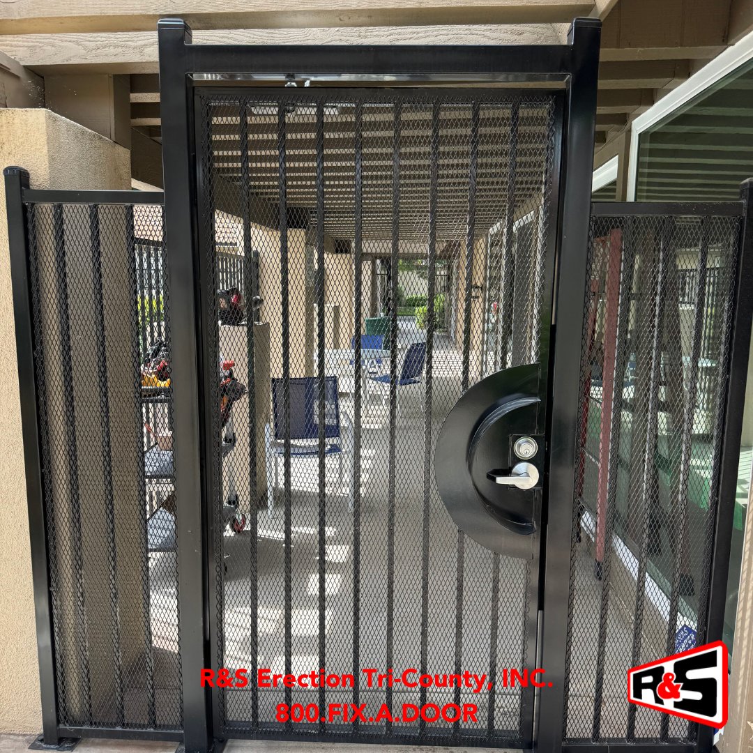 RSTricounty's tweet photo. New hardware installed on this pedestrian gate!
Looking for the best?
Call R&amp;S Erection Tri-County, INC.
800.349.2366
#LookForTheRedTruck #RSisBest #RSTeamSpirit #AutomaticGates https://t.co/MZ2IDUXutE
