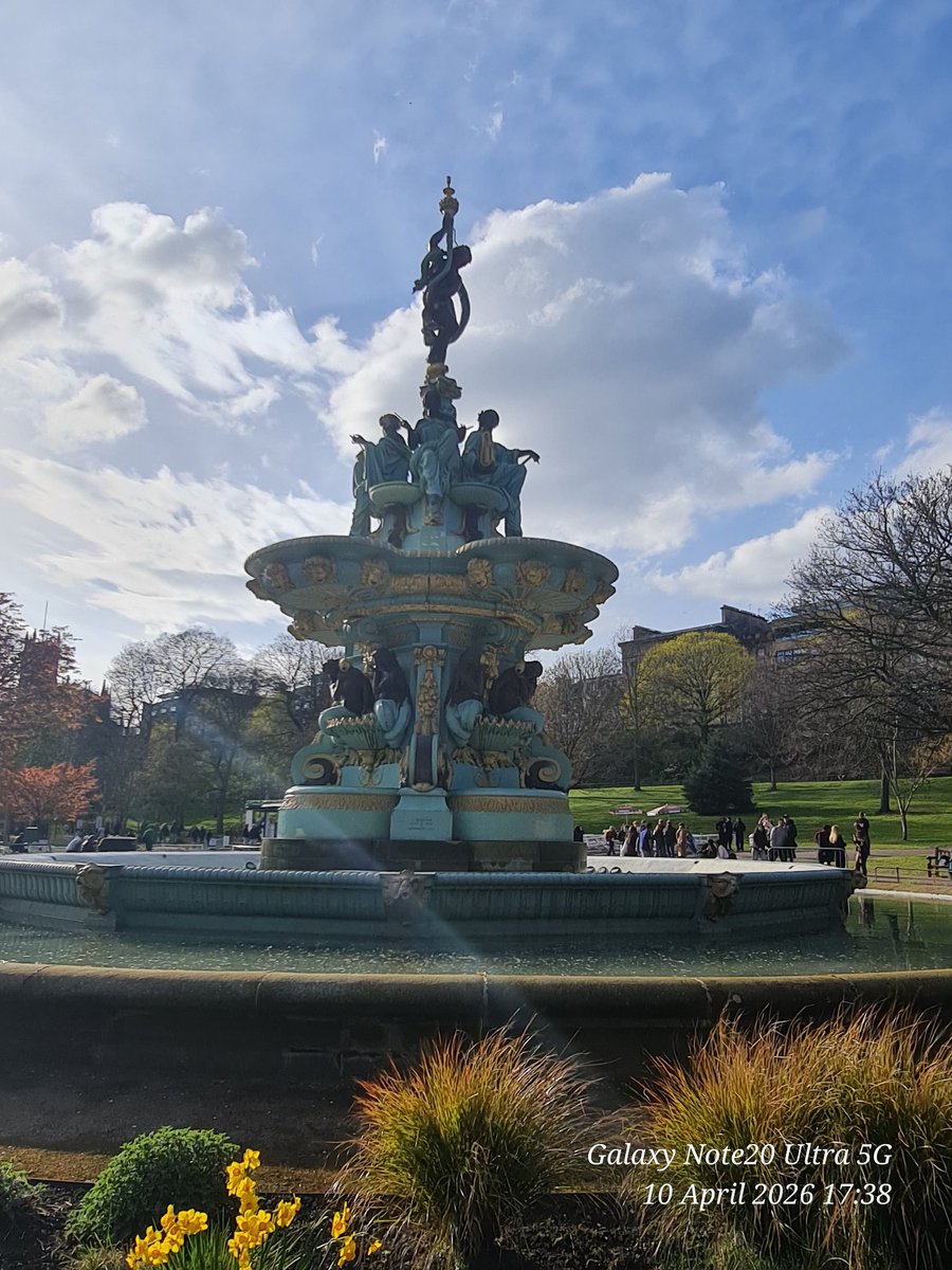 EmmaJanesLife's tweet image. More beautiful #Edinburgh