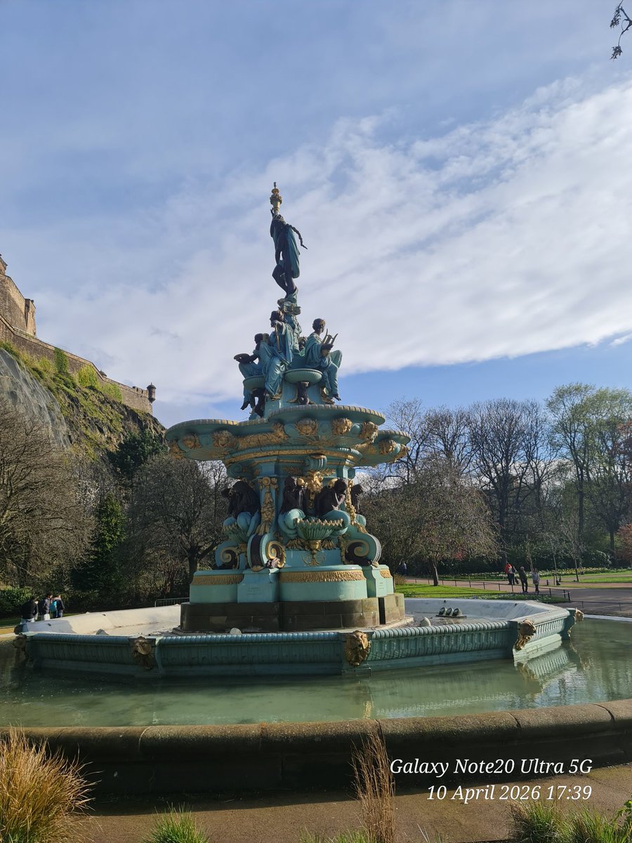 EmmaJanesLife's tweet image. More beautiful #Edinburgh
