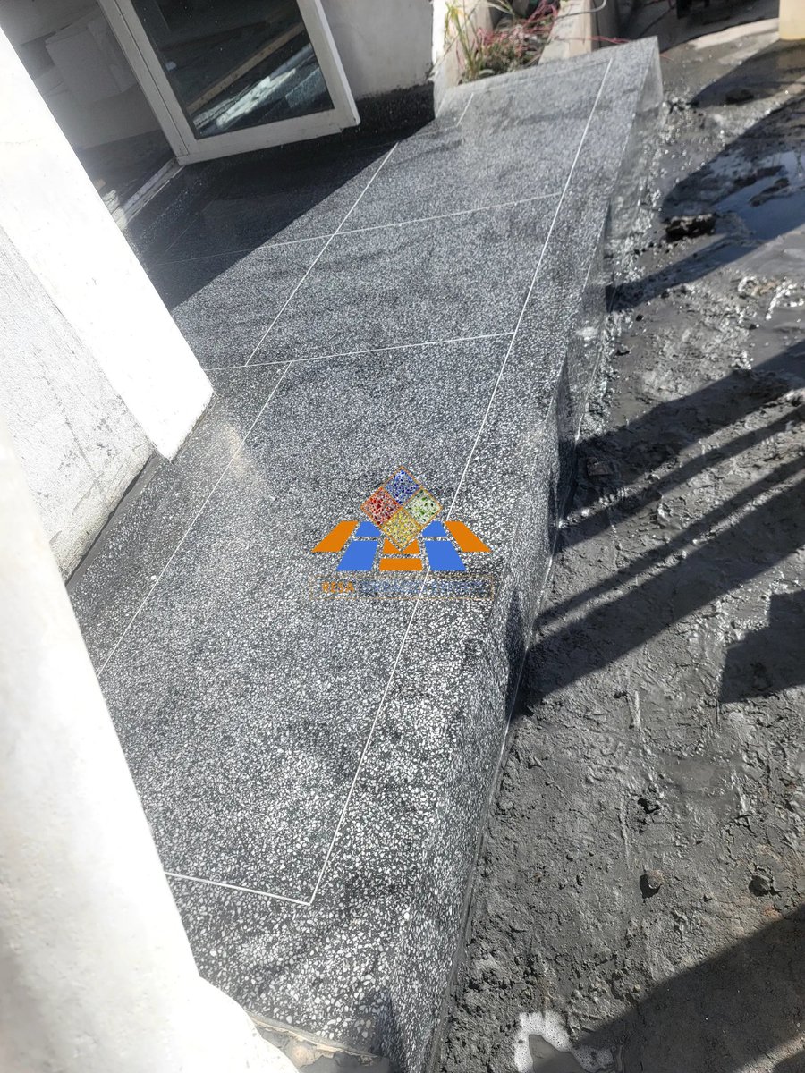 resaterrazo's tweet image. Black terrazzo done right 🖤✨
From rough to a flawless mirror shine — quality you can see, durability you can trust.
📞 0757 838 008
#Terrazzo #Flooring #Construction #Uganda #BeforeAndAfter