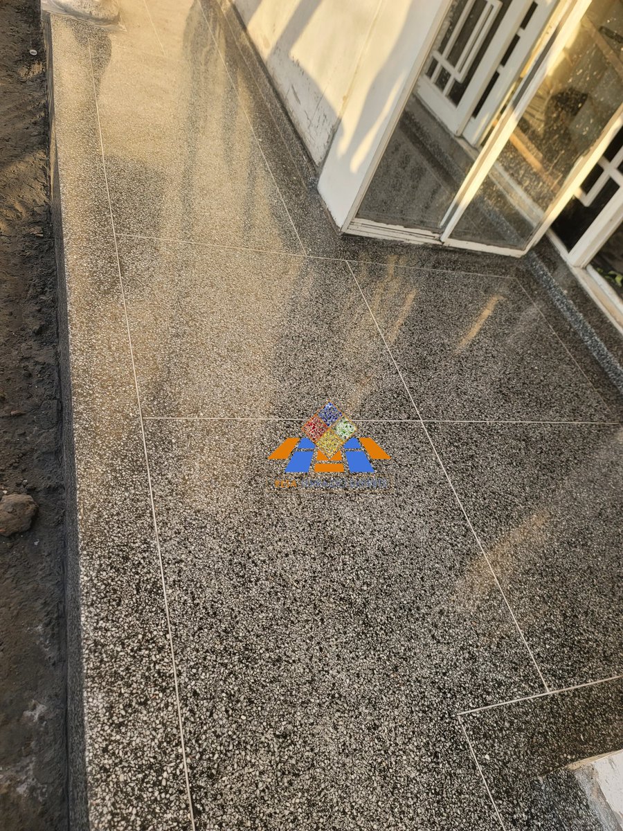 resaterrazo's tweet image. Black terrazzo done right 🖤✨
From rough to a flawless mirror shine — quality you can see, durability you can trust.
📞 0757 838 008
#Terrazzo #Flooring #Construction #Uganda #BeforeAndAfter