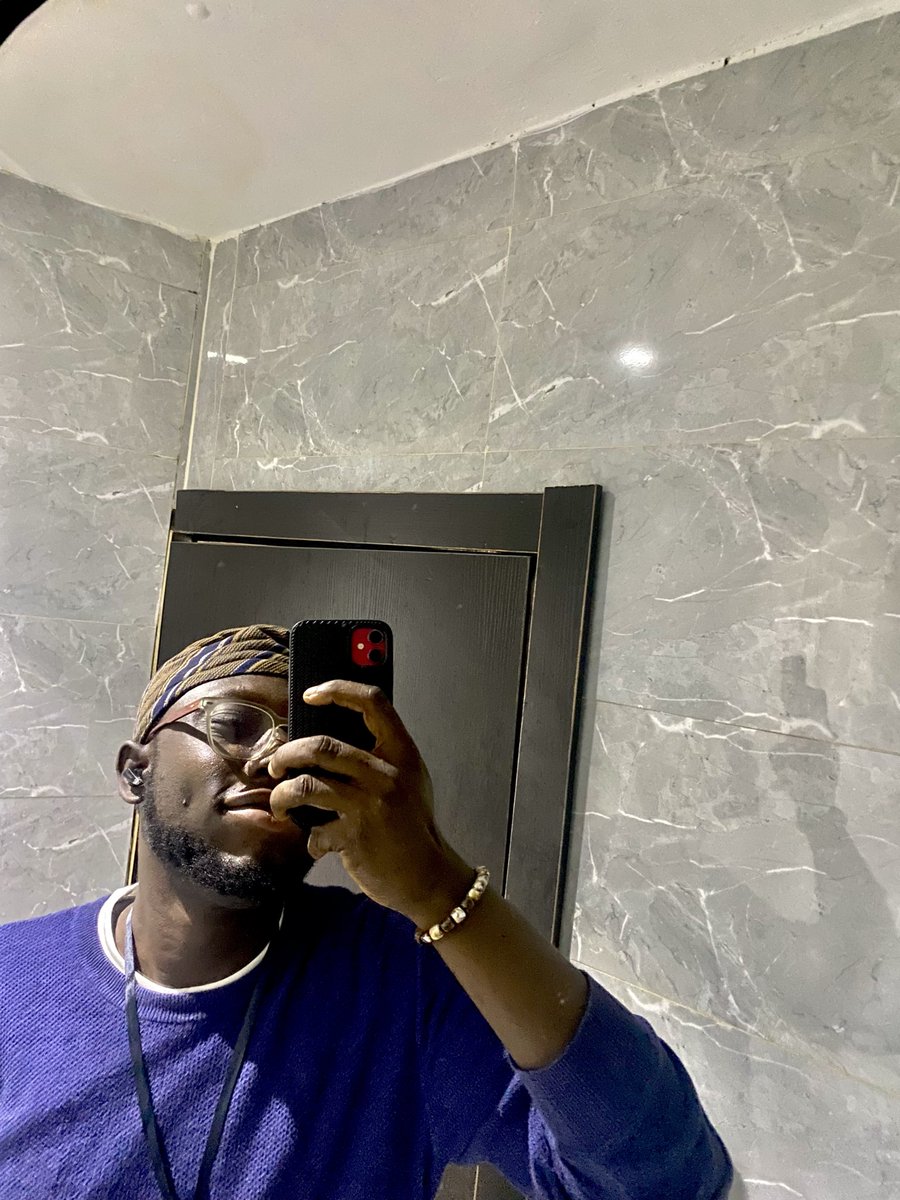 Blaq_Tosin's tweet photo. Ladies and gentlemen!
It’s the weekend! 

Dear weekend,

Take your time!
You don’t need to end so fast.
Let’s enjoy each other’s company.

Thank you.

☺️ https://t.co/xXGg5HZrTd