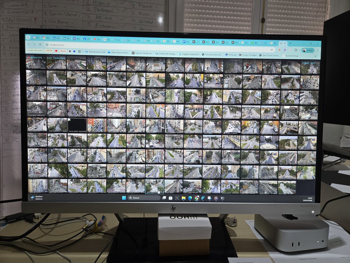 Sigo jugando a agregar información pública en planos y esto cada vez da más miedito. Cámaras públicas en <a href="/malaga/">Ciudad de Málaga</a> , si esto lo hago yo que no hará el #CNI