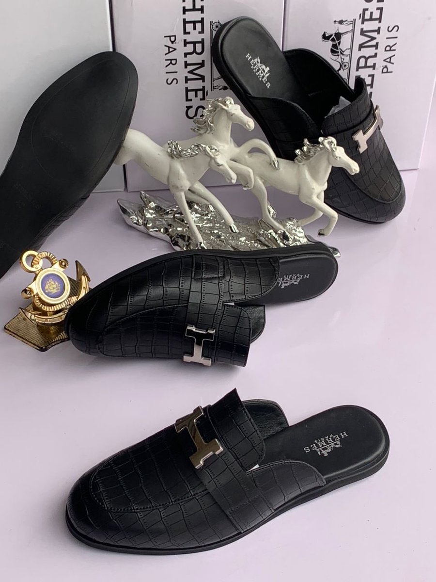 Dinero Crocs 🚚 tweet media