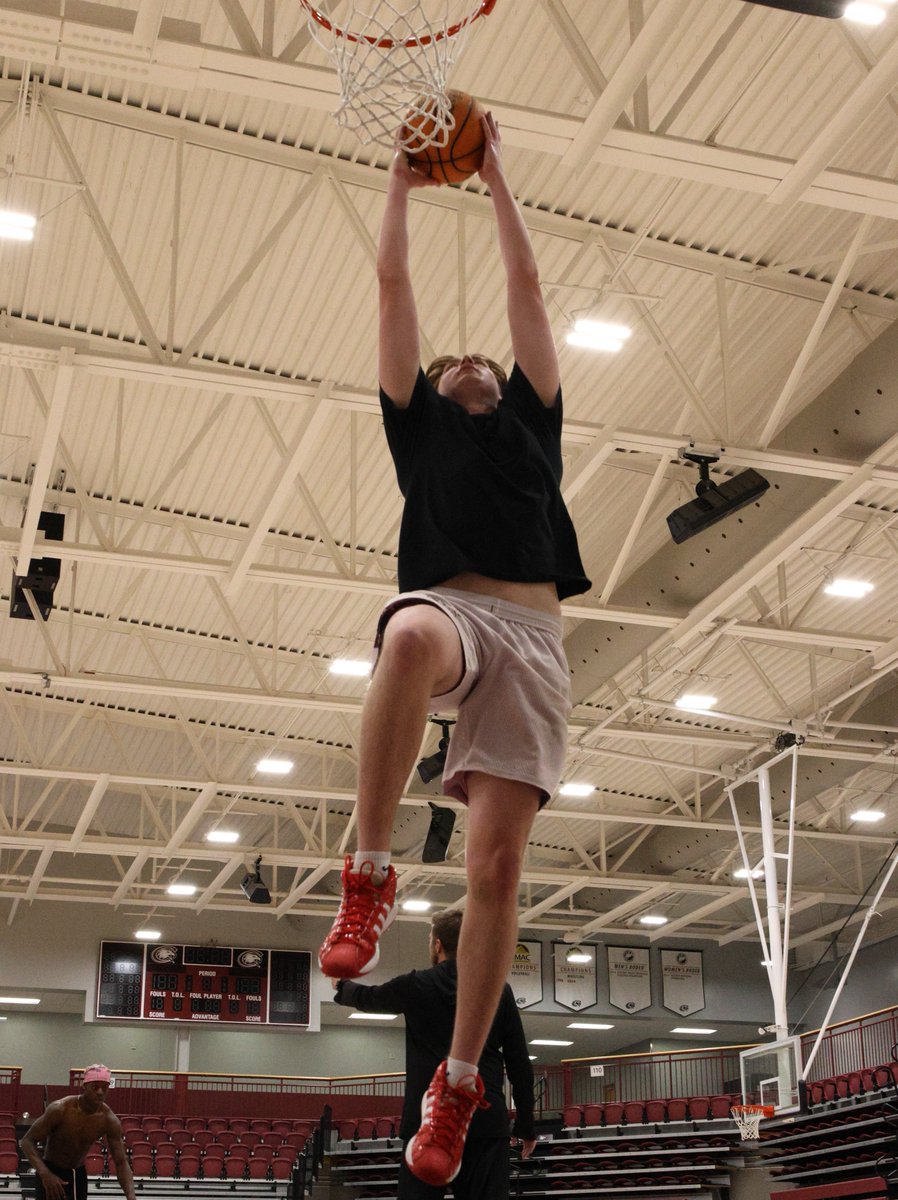 csceaglesmbb's tweet image. Happy Friday! It's a great feeling resting and recovering during the weekend after working hard on the court and in the weight room

#ProtectTheRock #ChadronStateCollege #NCAABasketball #RMAC